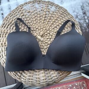 SKIMS Wireless Form Push Up Plunge Bra Women's Color Onyx Black 40DD